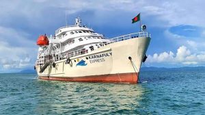 সেন্টমারটিনের পথে জাহাজ