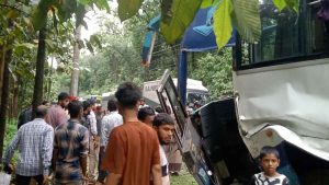 বিদ্ধস্ত বাস